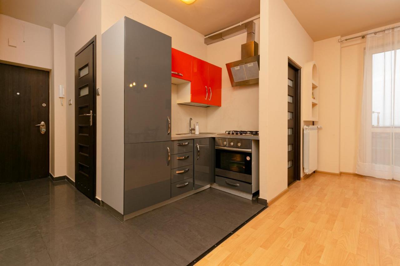 Wola Apartment With Balcony & Close To Metro By Noclegi Renters Warszawa Zewnętrze zdjęcie