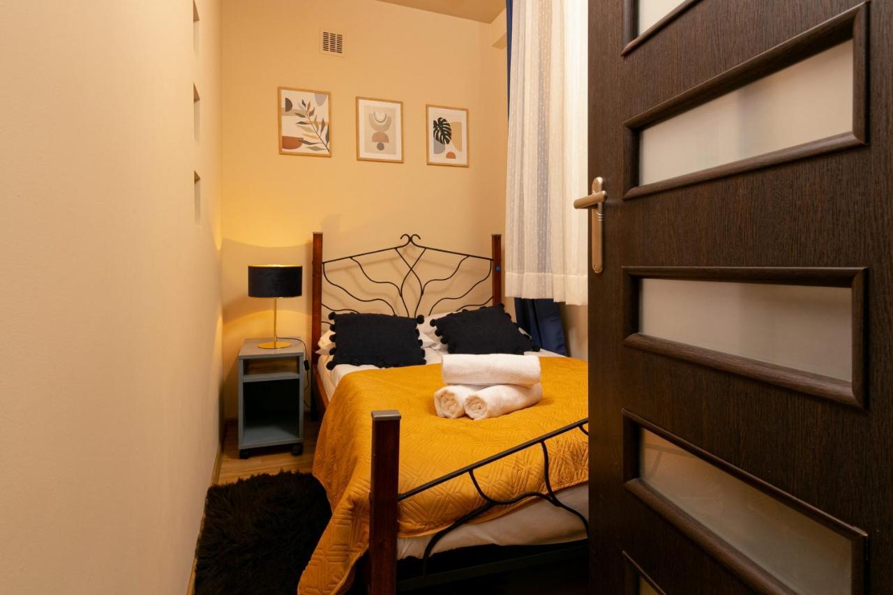 Wola Apartment With Balcony & Close To Metro By Noclegi Renters Warszawa Zewnętrze zdjęcie